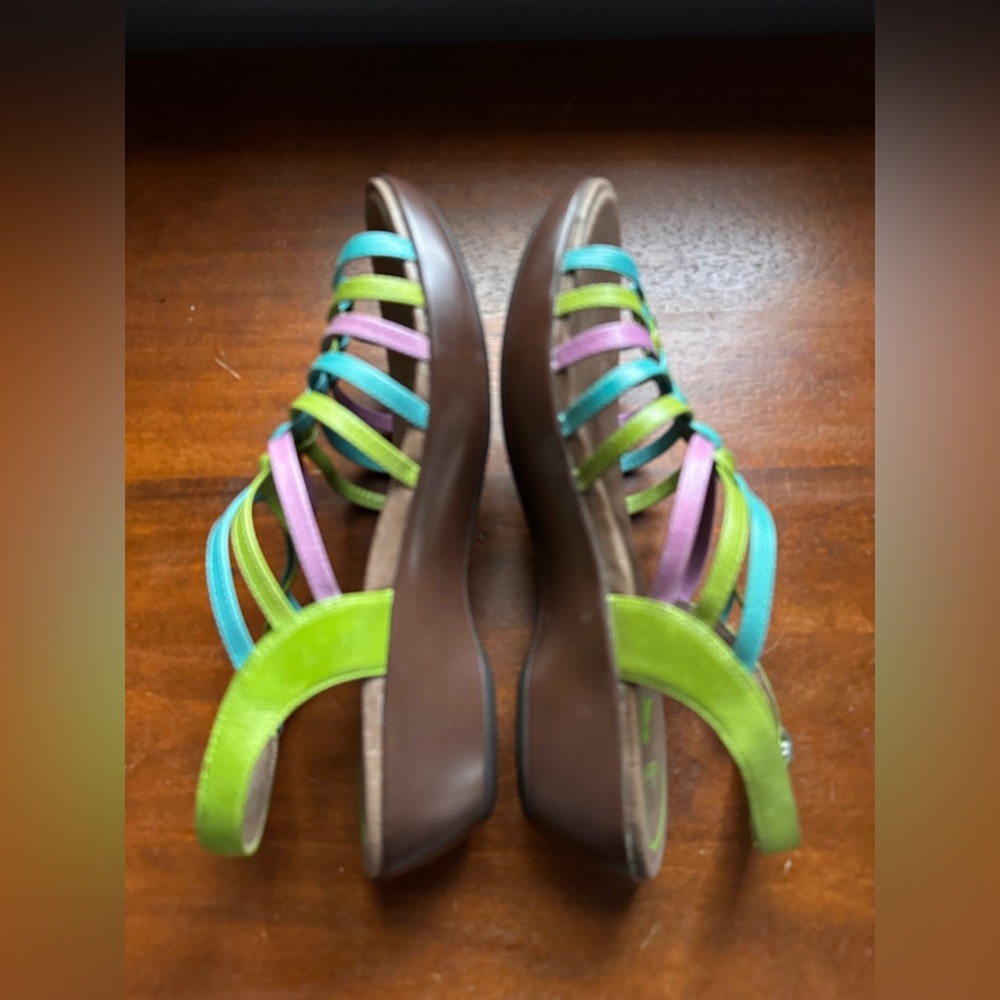 Gorgeous, barely-worn Dansko comfort sandals in green, pink & blue leather - Picture 4 of 4